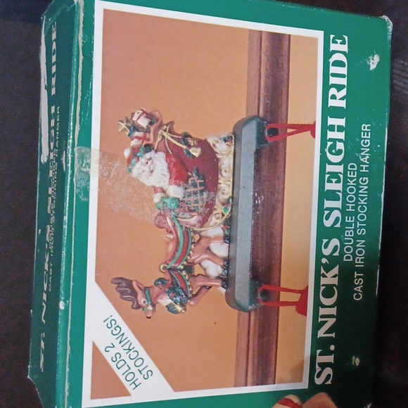 St. NICK'S SLEIGH RIDE DOUBLE HOOK CAST IRON STOCKING HANGER MADE IN TAIWAN - Picture 7 of 8